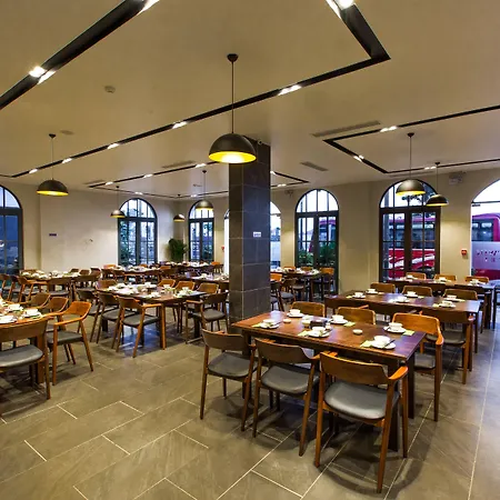 The Twin Hotel