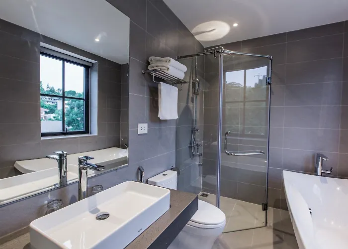 The Twin 4* Hạ Long